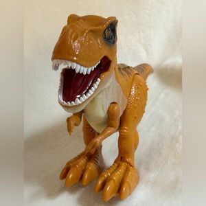 Zuru Robo Alive T-Rex Attacking/Walking Dinosaur Light Brown-Rust Color.